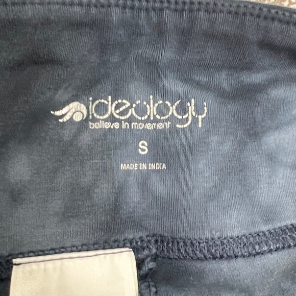 Ideology, leggings, tie-dyed, Blue & white with a pattern around calves Sz. S - Picture 6 of 9